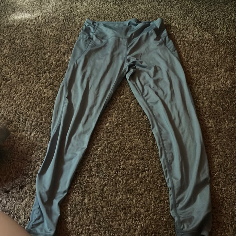 2 colored leggings, both medium. shein.